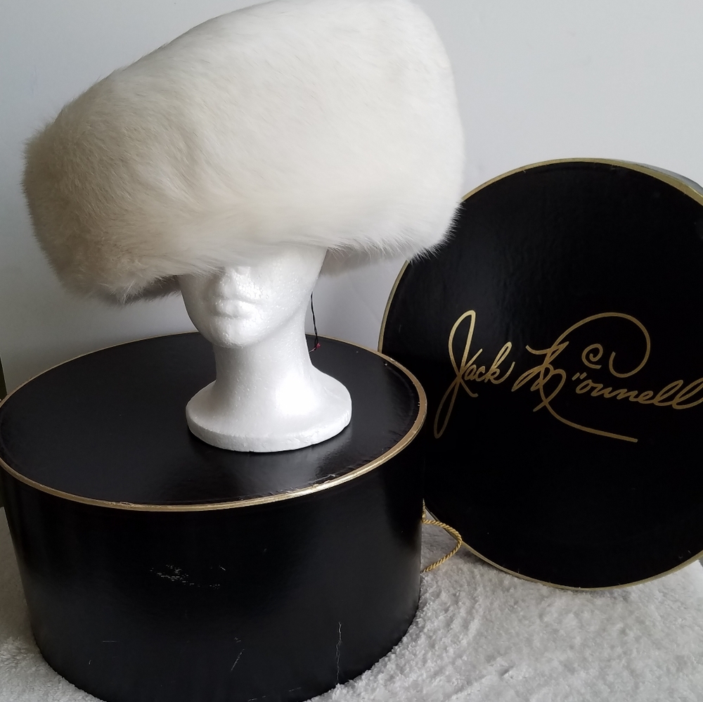 🆕🏷️Authentic Jack McConnell Fur Hat with Studded Crown ✨🎩
